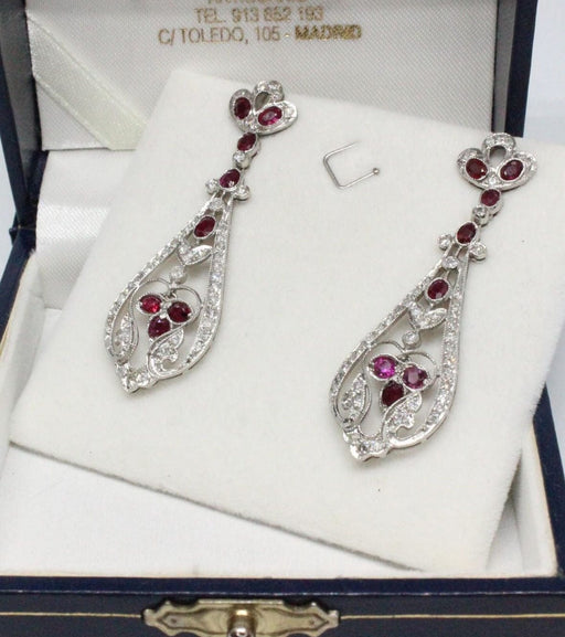 Boucles d'oreilles Art deco style earrings in platinum with diamonds and rubies. 58 Facettes