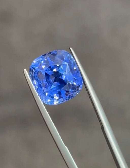 Gemstone Saphir bleu taille coussin Ceylan sans chaleur - 13,35 carats 58 Facettes ME-L-01