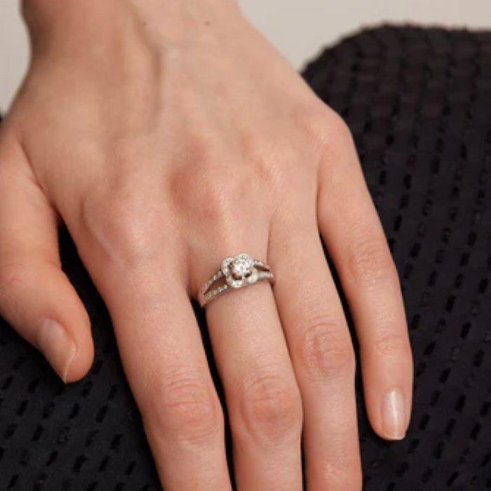 Focus sur la bague Chance of Love de Mauboussin