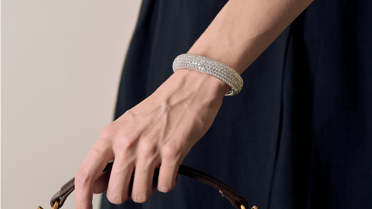 Bracelet manchette vs bracelet jonc : comprendre les différences