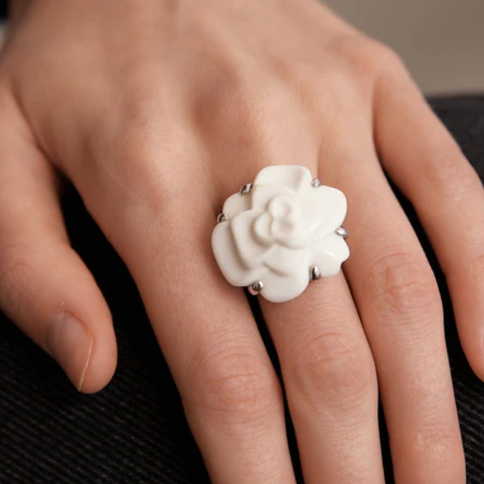 La céramique : une révolution dans le design joaillier et horloger