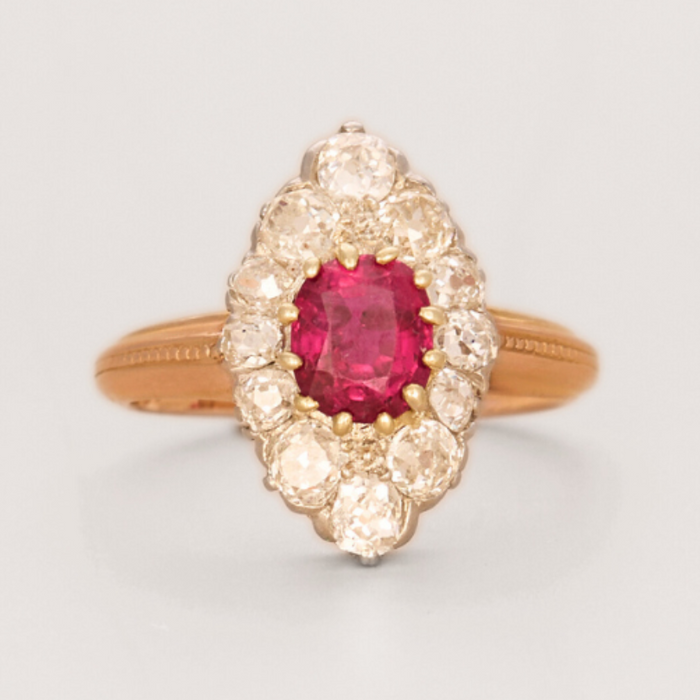 La taille ovale : préférée des fiançailles