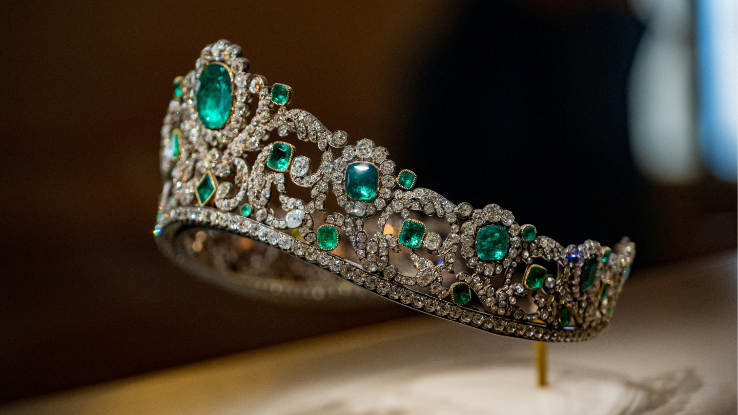 Quand les bijoux écrivent l'Histoire