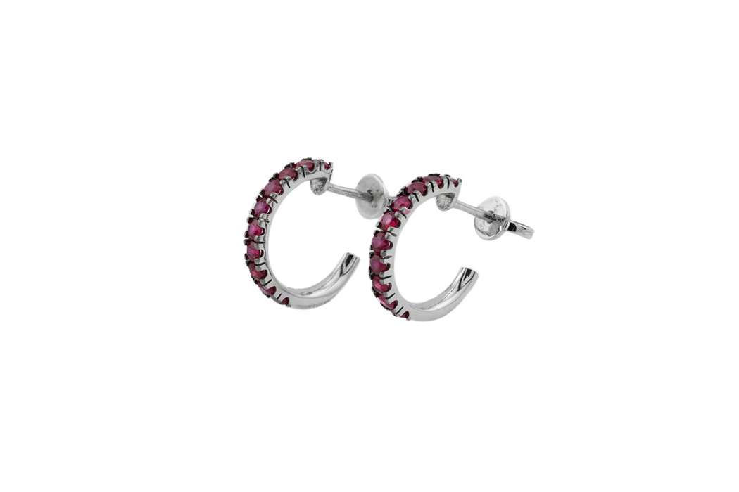 White gold earrings with ruby