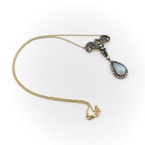 Collier Collier vintage avec pendentif en or jaune 14 carats, diamants et opale 58 Facettes
