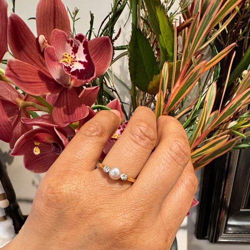 Bague 57 Bague trilogie en or 14 carats avec perle et diamants 58 Facettes 86ECCE0C24B745D3A3408B5DEF5041B2