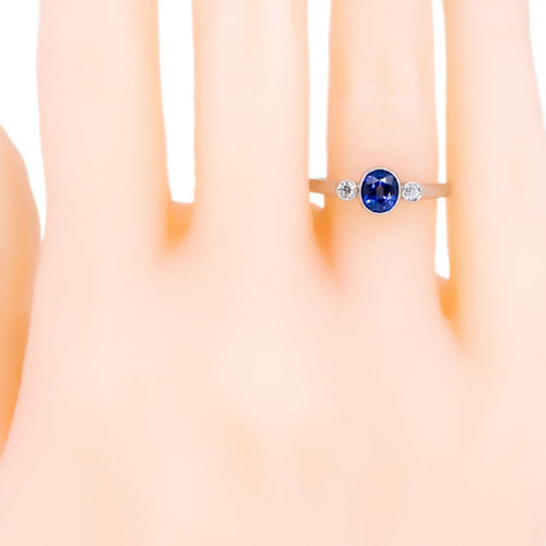 Bague 56 Bague en platine avec saphir et diamants 58 Facettes 2A487852FAF248E8A1799111E459EB3D