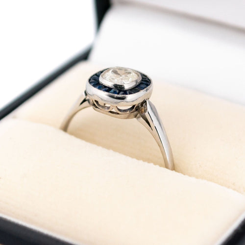 Bague 53 Bague halo en platine avec saphirs et diamant taille ancienne 58 Facettes 38D54FF352D5479DBFF158C1A31D0550