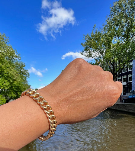 Bracelet Bracelet gourmette à maillons en or jaune 14 carats 58 Facettes 4631C406771A4DFB8E50B675B52AB31C