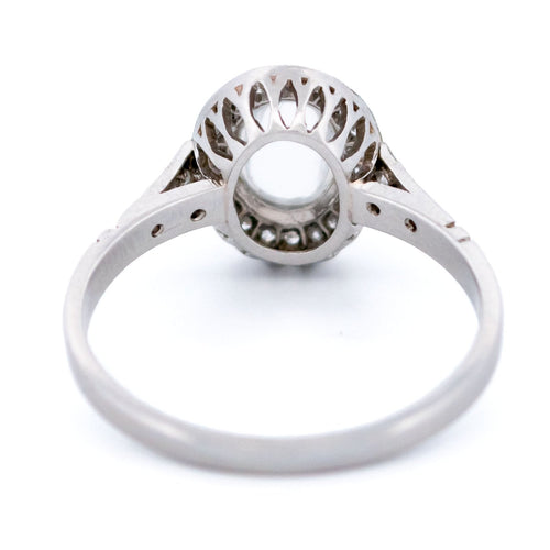 Bague 55.5 Bague entourage en platine avec pierre de lune et diamants 58 Facettes F34CC5ECF12042E8A56E179EA430E6B2
