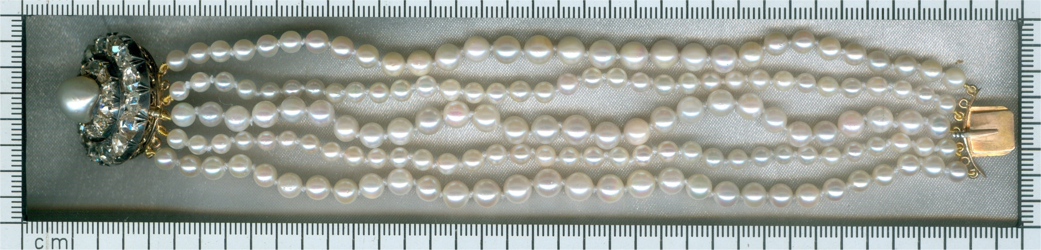 Bracelet Bracelet victorien en or rouge 18k, argent, perles et diamants 58 Facettes 16323-0044