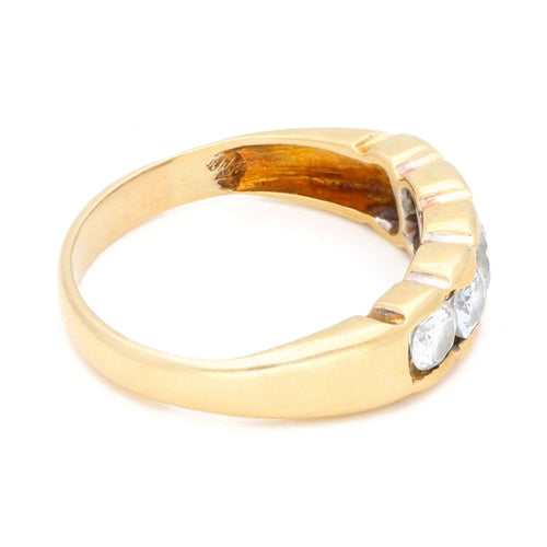 Bague 57.5 Bague rangée de diamants en or jaune 18 carats 58 Facettes 7306A6DCBECD41E4B7D608831D2D088E