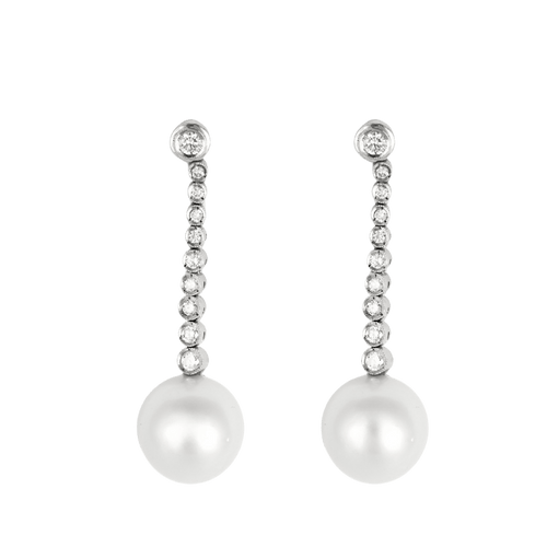 Boucles d'oreilles Boucles d'oreilles dormeuses en or blanc 18k, diamants et perle de culture 58 Facettes BO/240060