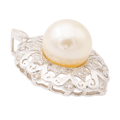 Pendentif Pendentif vintage en or blanc avec perle et diamants 58 Facettes 1931141CN