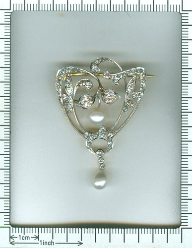 20190-0105.p07_Eternal Flow  An Art Nouveau Diamond and Pearl Brooch-en.jpg