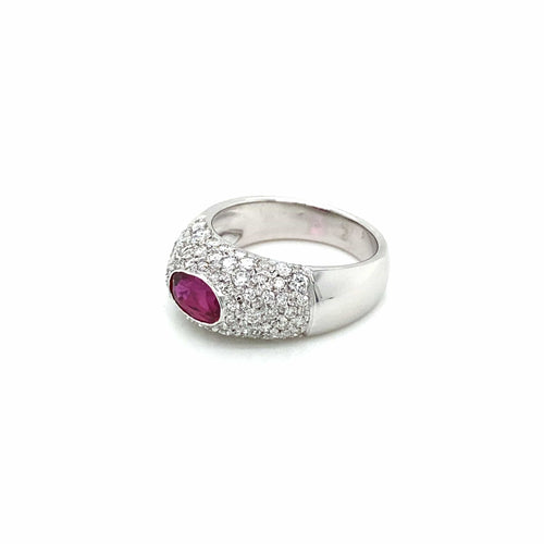 Bague 55 Bague pavée en or blanc 18 carats, rubis et diamants 58 Facettes