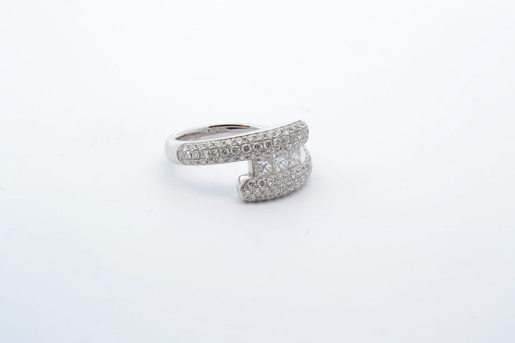 Bague 53 Bague en or blanc 18k et diamants taille princesse 58 Facettes -25195-