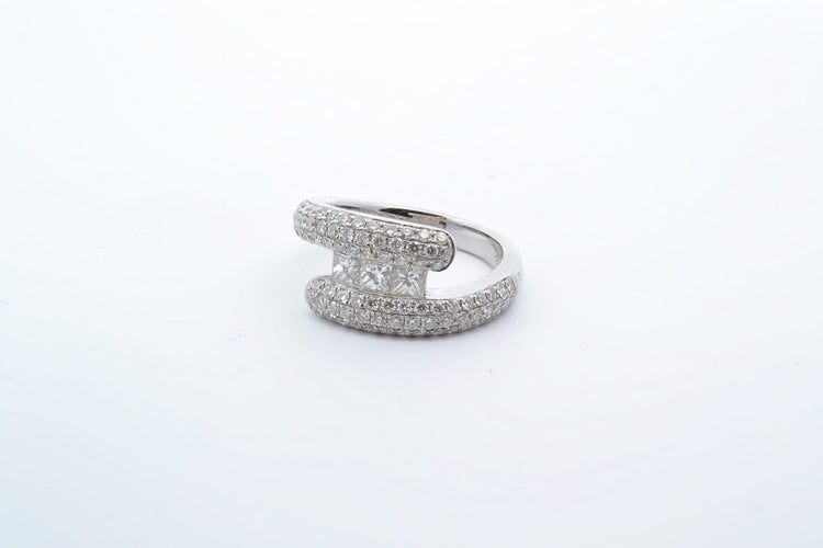 Bague 53 Bague en or blanc 18k et diamants taille princesse 58 Facettes -25195-