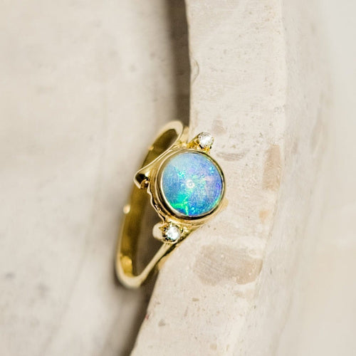 Prsten 53 Prsten od 18-karatnog zlata sa crnom opalom i dijamantima 58 Facettes 2899