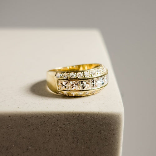 Ring 52,5 Ring aus 18 Karat Gelbgold mit Diamanten 58 Facettes 2974