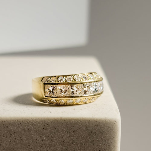 Ring 52,5 Ring aus 18 Karat Gelbgold mit Diamanten 58 Facettes 2974