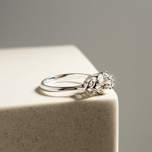 Prsten 55 Vintage prsten z bílého zlata 18 karátů s 9 diamanty 58 Facettes 2680