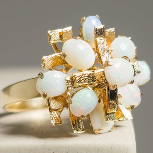 Bague 58.5 Bague en or jaune 14 carats avec 9 opales cabochon 58 Facettes 2992