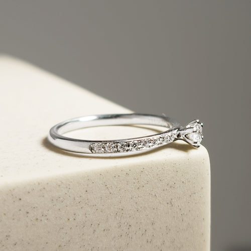 Ring 52.5 Halo ring in platinum 950 with 0.30 ct brilliant diamonds 58 Facettes 2821