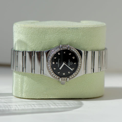 Omega Constellation - Naisten ruostumattomasta teräksestä valmistettu kello timanttikehällä 58 Facettes 1923