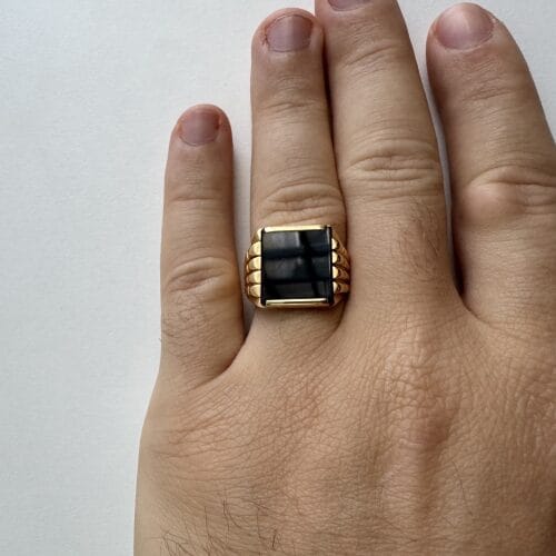 Bague Bague homme en or jaune 18 carats avec onyx rectangulaire 58 Facettes 21287