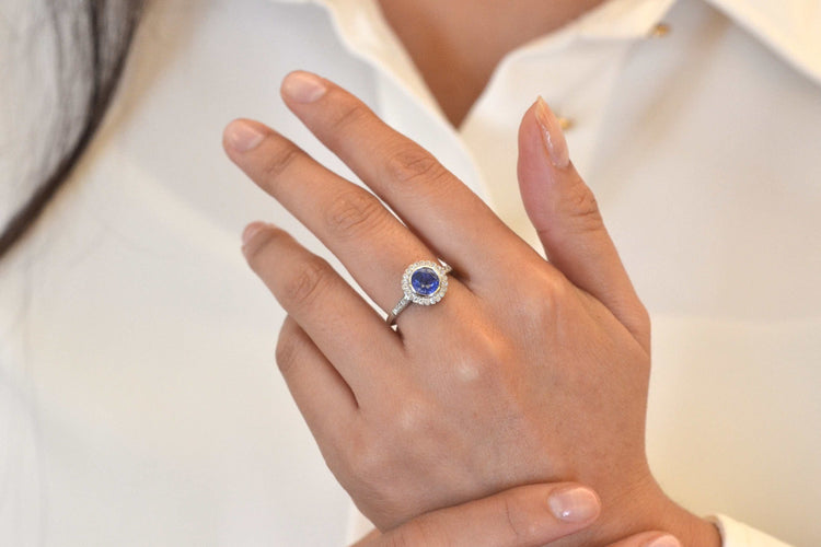 Bague 55 Bague en platine au saphir rond et diamants 58 Facettes 22712 25089