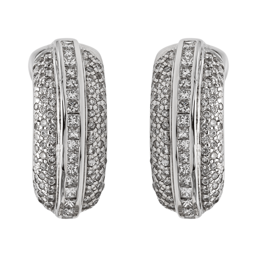 Boucles d'oreilles Boucles d’oreilles en or blanc 18 carats serties de diamants 58 Facettes 2353173CN