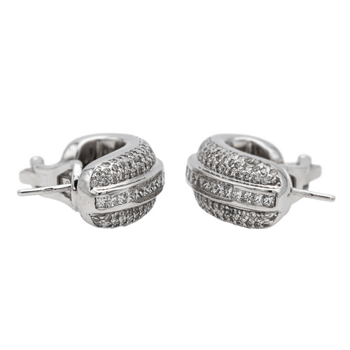 Boucles d'oreilles Boucles d’oreilles en or blanc 18 carats serties de diamants 58 Facettes 2353173CN