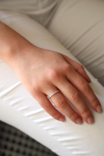 Bague 51 Bague demi-alliance en or blanc 18 carats et diamants 58 Facettes 2403196CN