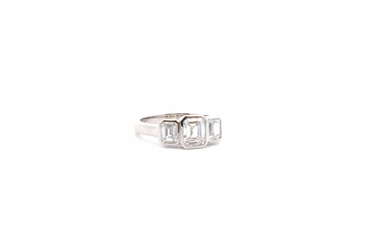 Bague 52.5 Bague taille émeraude en platine avec diamants 2,05 ct 58 Facettes 24407-26413D-26533