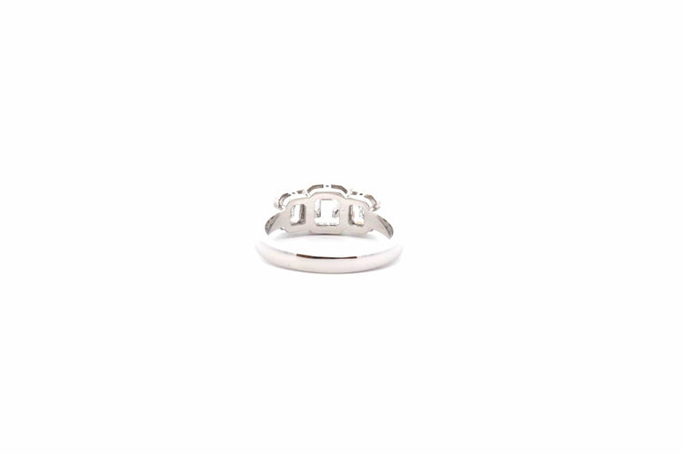 Bague 52.5 Bague taille émeraude en platine avec diamants 2,05 ct 58 Facettes 24407-26413D-26533