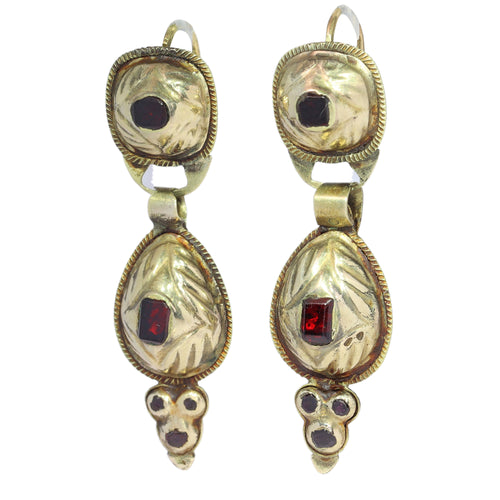 25115-0314.p01_Mid-18th-Century Iberian Earrings   Garnets in Gold with Chased Floral Backs-en.jpg