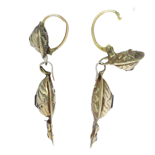 25115-0314.p05_Mid-18th-Century Iberian Earrings   Garnets in Gold with Chased Floral Backs-en.jpg