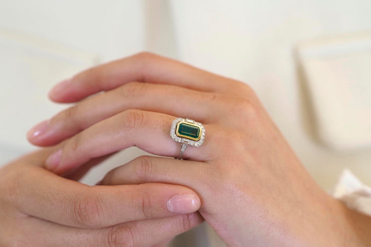 Bague 53 Bague en or jaune 18k et platine avec émeraude et diamants 58 Facettes 25238 25164