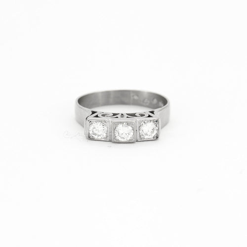 Bague 52 Bague en Or Gris et Diamants 58 Facettes DV0433-2