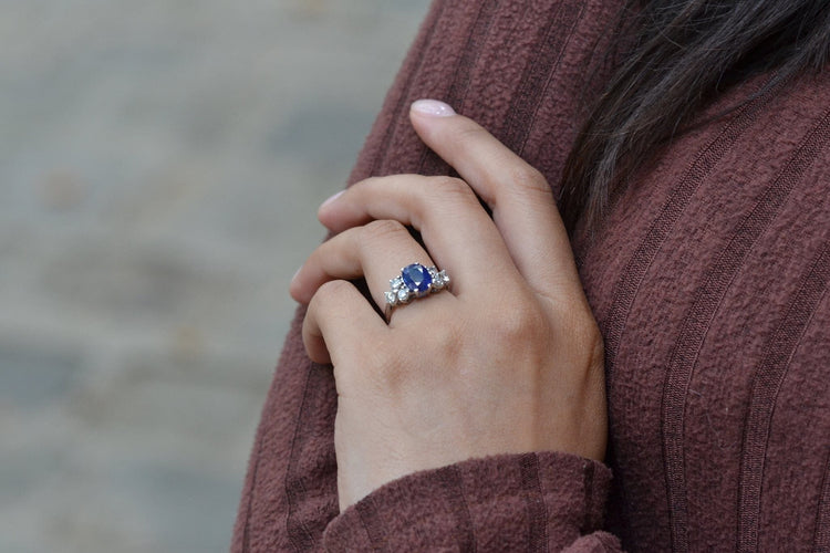Bague 51.5 Bague saphir 2,04 ct et diamants en or blanc 18k 58 Facettes 26648-27094