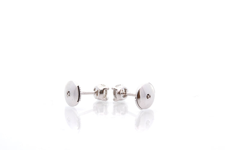 Boucles d'oreilles Puces d’oreilles en or blanc 18k et diamants 58 Facettes 27134-27135