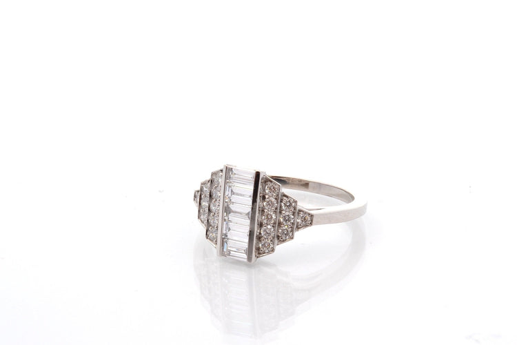 Bague 53 Bague vintage en platine sertie de diamants 58 Facettes 27054a- 27144