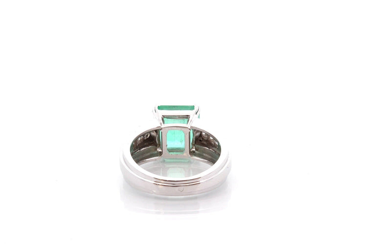 Bague 55 Bague vintage en platine avec émeraude 4,39 ct et diamants 58 Facettes 25822A - 27164