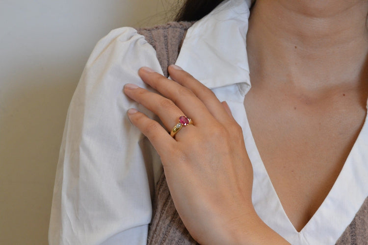 Bague 54.5 Bague en or 18k avec rubis 1,67 ct et diamants 58 Facettes 27166-27136A