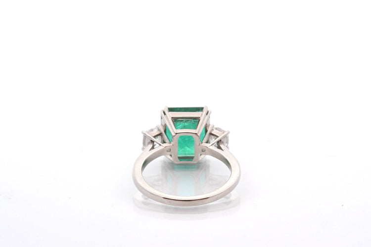 Bague 53 Bague émeraude 5,84 ct et diamants en platine 58 Facettes 27217-27357-27248-27249