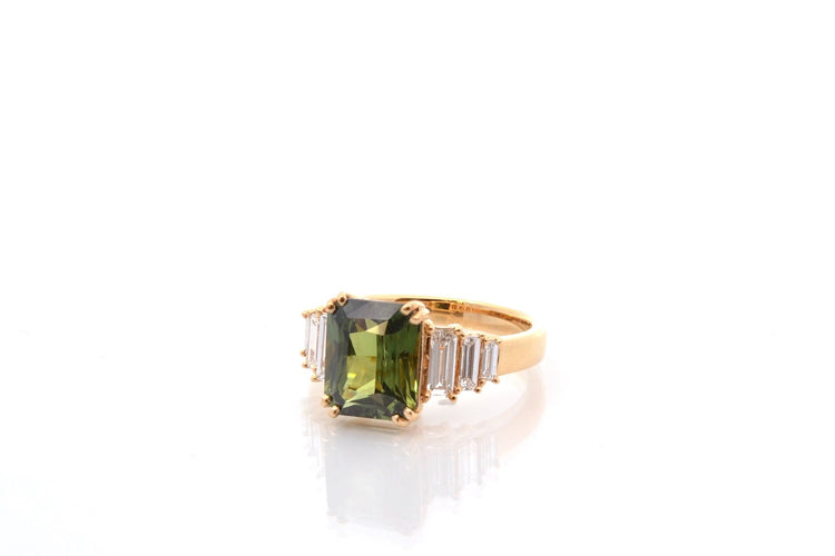 Bague 53 Bague en or et saphir vert 4,12 ct avec diamants 58 Facettes 27412