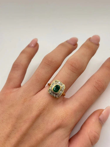 Bague 53.5 Bague en or jaune, émeraude 1 ct et diamants 0,15 ct 58 Facettes