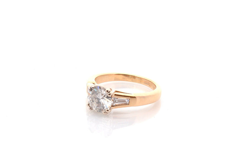 Bague 50.5 Bague en or 18k avec diamant 1,23 ct et diamants taper 58 Facettes 27750