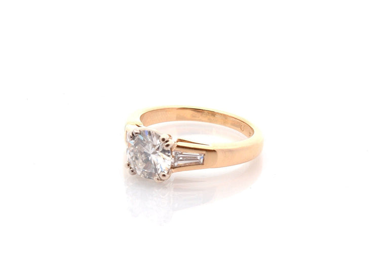 Bague 50.5 Bague en or 18k avec diamant 1,23 ct et diamants taper 58 Facettes 27750